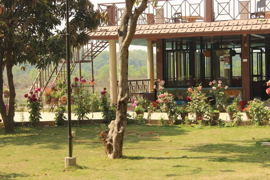 Отель Jungle Wildlife Camp Саураха Экстерьер фото